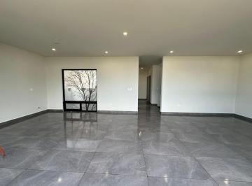 Casa · 5 Recámaras · 2 Estacionamientos · - Cv Casa en Venta en Santiago, N. L.