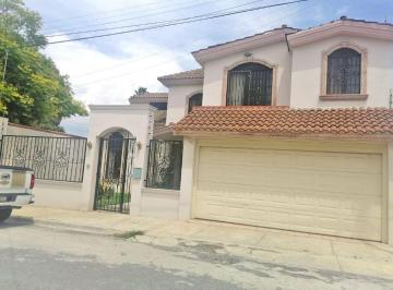 Casa de 5 habitaciones, Saltillo · Casa en Renta en San Patricio