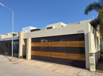 19ba3520aa3a07dc10249ab487f3a6583d8f515c584eb46ab7471549e8702669 · Casa en Renta en Temozón Norte | 300 m² Terreno, 4 Cuartos y Alberca