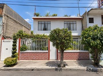 Casa de 3 habitaciones, Azcapotzalco · Casa con Amplio Terreno en San Pedro Xalpa, Azcapotzalco