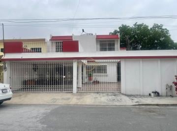 Casa · 292m² · 4 Recámaras · 4 Estacionamientos · Casa en Venta Col. Roma, Monterrey – Zona Sur