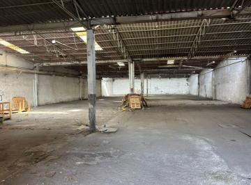 Bodega comercial , Naucalpan de Juárez · Bodega Independiente en Naucalpan de 1,550 m² Cuenta con Patio y Estacionamiento.