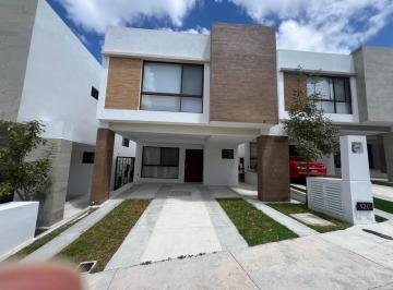 Casa · 181m² · 3 Recámaras · 2 Estacionamientos · Casa en Renta en Áurea Iolita, Zibatá, Querétaro, Qro.