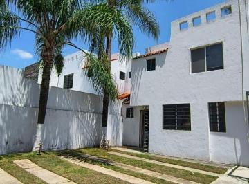 Casa de 3 habitaciones, Tlajomulco de Zúñiga · Casa en Venta en Fraccionamiento Altus Bosques - Dentro de Coto
