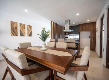 eb2c7a9a60e46a588506852819781faf6d5055a131d7ee711522986e353c9de6 · Casa en Venta en Residencial Veronesa, La Huerta, Morelia