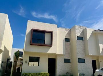 Casa de 3 habitaciones, Zapopan · Casa de 132 m² con 3 Recámaras en Renta en El Campestre