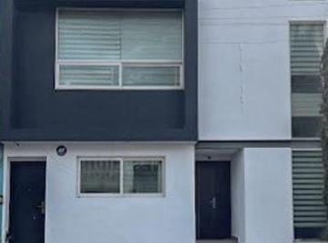 Casa de 6 habitaciones, San Nicolás de los Garza · Casa en Venta en Las Puentes