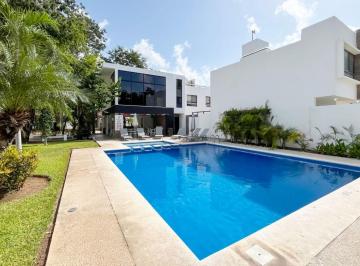 Casa de 3 habitaciones, Solidaridad · Casa Semi Amueblada de Dos Niveles, en Residencial Cerrada, Jardin, Alberca, en Venta