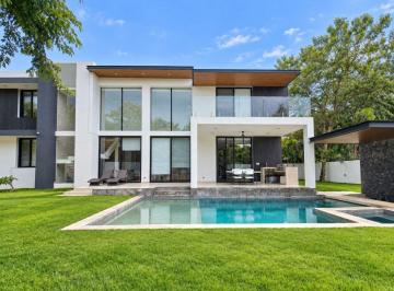 Casa de 5 habitaciones, Mérida · Exclusiva Casa de Doble Altura en El Cortijo, Alberca Privada, Casa Club, en Venta