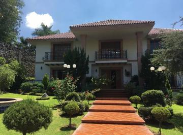 1 · Residencia en Venta en Villas de Irapuato