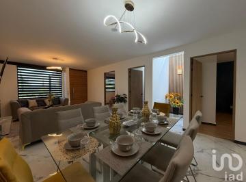 Casa · 145m² · 3 Recámaras · 2 Estacionamientos · Casa en Venta en Cañadas del Arroyo, Corregidora, Querétaro