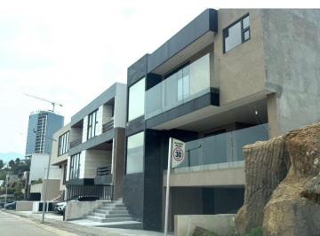 Casa · 520m² · 4 Recámaras · 5 Estacionamientos · Casa en Venta en Bosque Real