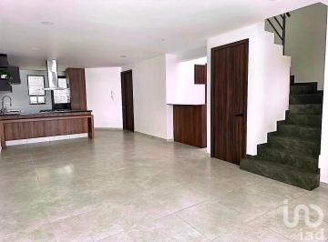 Casa · 245m² · 4 Recámaras · 2 Estacionamientos · Casa en Venta de 4 Hab + Roof Garden | Hab Planta Baja | Zona San Pedro Cholula