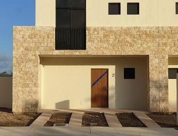 Casa en condominio · 118m² · 3 Recámaras · 2 Estacionamientos · Casa en Renta en Kulkana Frente a La Casa Club, Equipada.