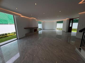 Casa · 545m² · 4 Recámaras · 6 Estacionamientos · Jardines en La Montaña, Residencia Para Estrenar
