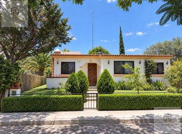 Casa en condominio · 190m² · 3 Recámaras · 2 Estacionamientos · Casa en Condominio - Fraccionamiento Club de Golf Tequisquiapan