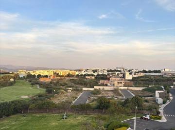 Departamento de 1 habitación, El Marqués · Loft Amueblado con Vista Al Campo de Golf