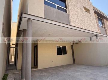 Casa · 210m² · 3 Recámaras · Casa en Venta en Porto Cumbres