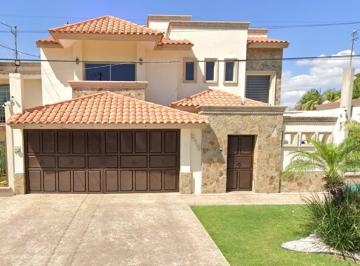 Casa de 5 habitaciones, Ahome · Casa en Los Mochis, Sinaloa. ¡Súper Precio!