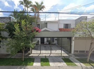 Casa de 5 habitaciones, Zapopan · Casa en Zapopan, Jalisco. ¡Súper Precio!