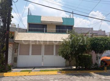 Casa · 190m² · 5 Recámaras · 3 Estacionamientos · Casa en Venta Fraccionamiento Bosques de Aragón