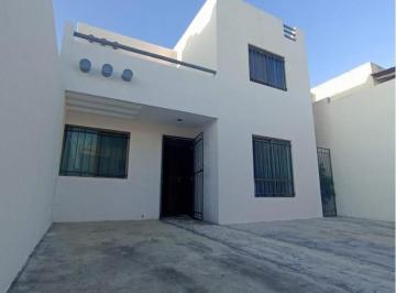 Casa · 118m² · 3 Recámaras · 2 Estacionamientos · Casa en Fraccionamiento Las Américas