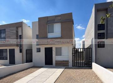 Casa · 85m² · 3 Recámaras · 1 Estacionamiento · Casa en Renta en Juárez