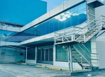 Edificio · 345m² · 6 Estacionamientos · Edificio en Venta en Las Brisas