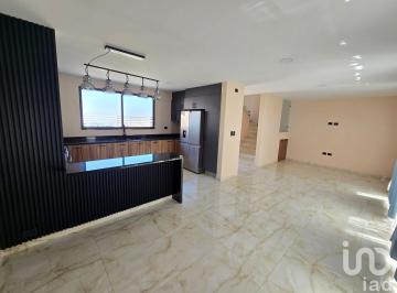 Casa · 168m² · 3 Recámaras · 3 Estacionamientos · Casa en Venta con 3 Hab + 3.5 Baños en Xixitla | San Pedro Cholula