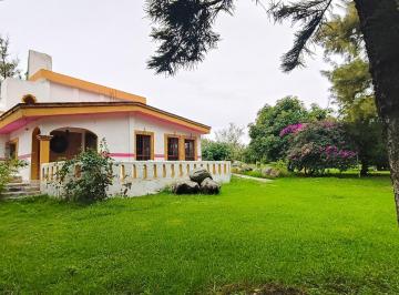 Rancho · 220m² · 2 Recámaras · 10 Estacionamientos · Venta de Rancho en Atlixco, Tenextepec, Puebla, Terreno de 20 Mil m, Zona de Ranchos