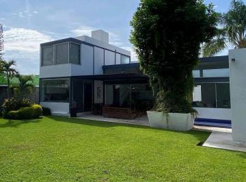Casa · 299m² · 3 Recámaras · 4 Estacionamientos · Casa en Fraccionamiento Provincias del Canada, Cuernavaca