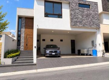 Casa de 4 habitaciones, Monterrey · Casa de 308 m² con 4 Recámaras en Venta en Laderas Abedul Sector Caranday