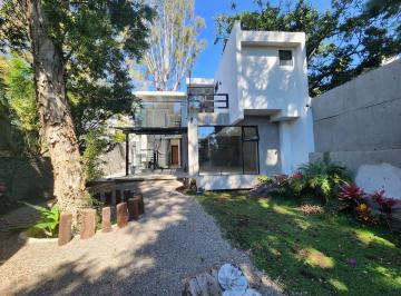 Casa · 204m² · 4 Recámaras · 2 Estacionamientos · Venta de Casa Nueva Dentro de Fraccionamiento en Lomas de Cortes, Cuernavaca