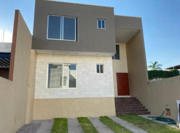 Casa · 200m² · 3 Recámaras · 2 Estacionamientos · Venta de Casa Al Norte de Cuernavaca, Lomas de Ahuatlan