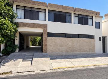 Casa de 5 habitaciones, San Pedro Garza García · Casa en Venta en Colonia del Valle San Pedro Garza García