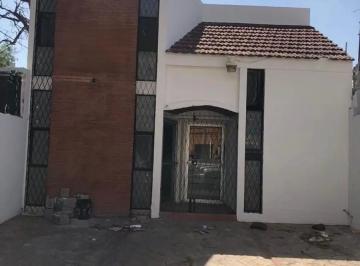 1 · Casa en Venta con Uso de Suelo Comercial o Residencial en Centro de Monterrey
