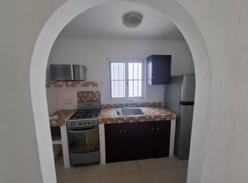 Casa de 2 habitaciones, Solidaridad · Se Renta Casa en El Corazon de Playa del Carmen Semiamueblada 2 Rec a 1 Cuadra de La Quinta
