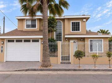 7d59897a3480f379259405166a485b1f771566433ae42b9ccca129d9145ddce8 · Residencia en Venta en Rosarito | 394 m² Construidos + 450 m² de Terreno