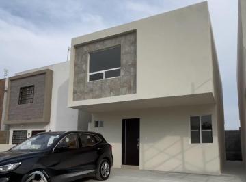 Casa · 150m² · 3 Recámaras · 2 Estacionamientos · Casa en Guadalupe N. L.