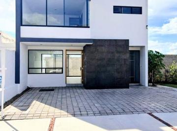 Casa de 4 habitaciones, Corregidora · Renta de Casa 4 Habitaciones Una en Planta Baja con Baño y Roof Garden Cañadas del Arroyo