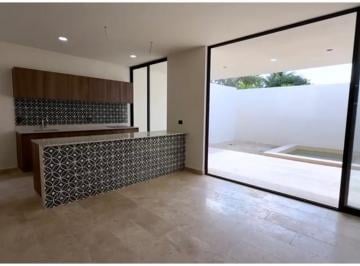 1 · Casa Nueva en Venta en Chicxulub | Segunda Fila del Mar