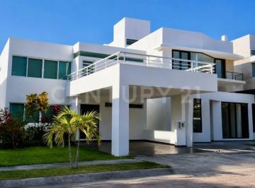 Casa · 248m² · 3 Recámaras · 2 Estacionamientos · Casa en Renta en Residencial Cumbres - Precio de Oportunidad