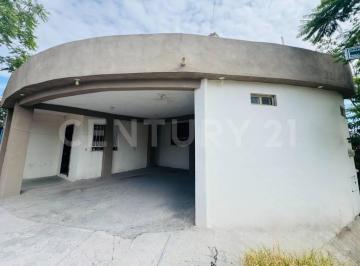 Casa · 180m² · 4 Recámaras · 1 Estacionamiento · Casa en Venta Al Poniente de Saltillo