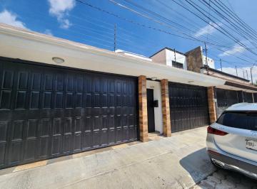 Casa de 3 habitaciones, Querétaro · Casa en Venta en Colinas del Cimatario con Depa Independiente de 2 Recamaras