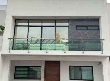 Casa de 4 habitaciones, Zapopan · Casa Dentro de Fraccionamiento La Cima