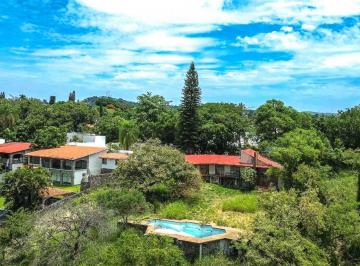 Casa de 5 habitaciones, Emiliano Zapata · Casa de 1744 m² con 5 Recámaras en Venta en Tres de Mayo