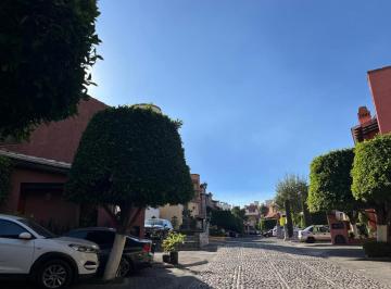 Casa · 351m² · 5 Recámaras · 2 Estacionamientos · Casa Condominio Venta en Altamirano, Progreso Tizapan