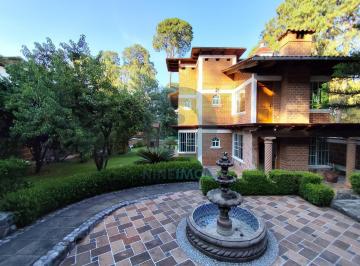 Casa · 255m² · 3 Recámaras · 2 Estacionamientos · Casa en El Bosque a 5 Minutos del Club de Golf Avándaro