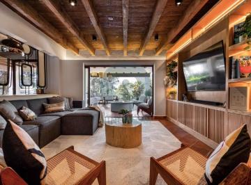 Casa en condominio · 545m² · 4 Recámaras · 2 Estacionamientos · Casa en Venta en Condominio en Avándaro | Jacuzzi y Jardín Candidata a Crédito