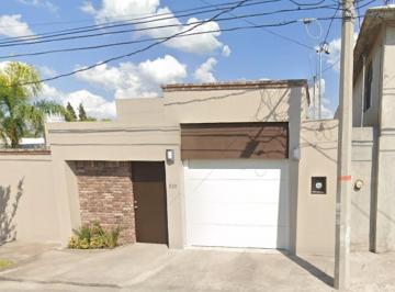 Casa de 4 habitaciones, Monclova · Casa en Venta en Guatemala, Coahuila.